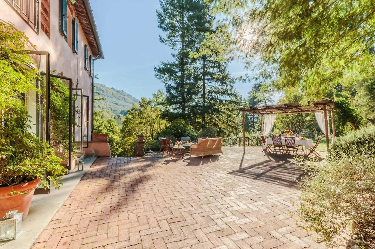 Villa Birdsong, Among The Woods In Camaiore