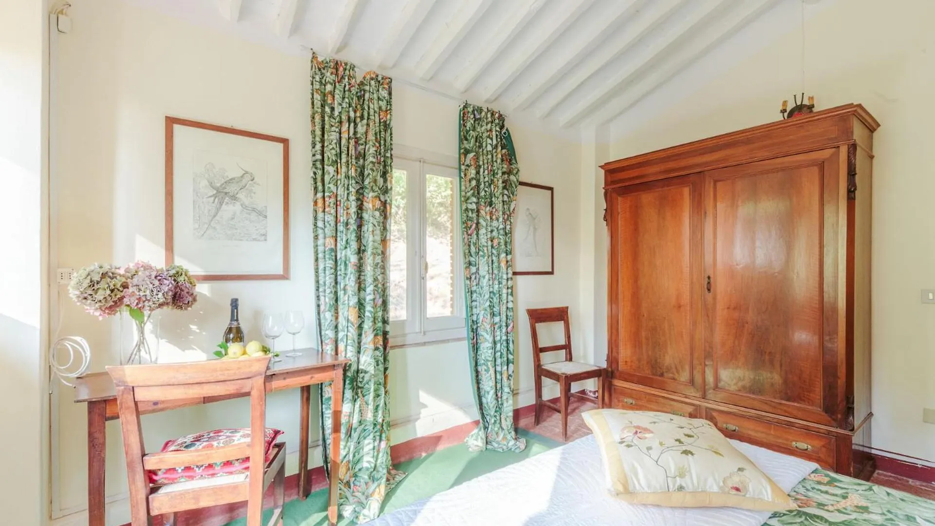 Villa Birdsong, Among The Woods In Camaiore