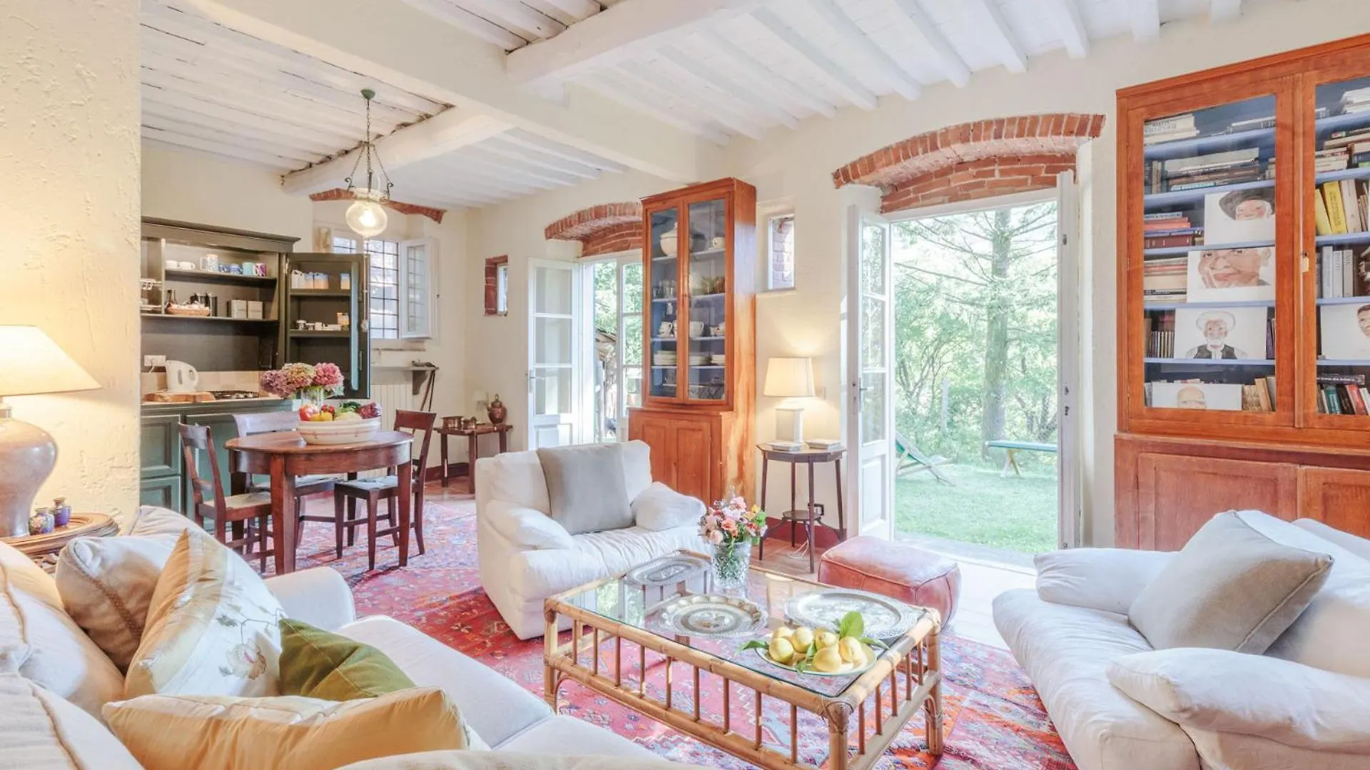Villa Birdsong, Among The Woods In Camaiore 0*,  Itália