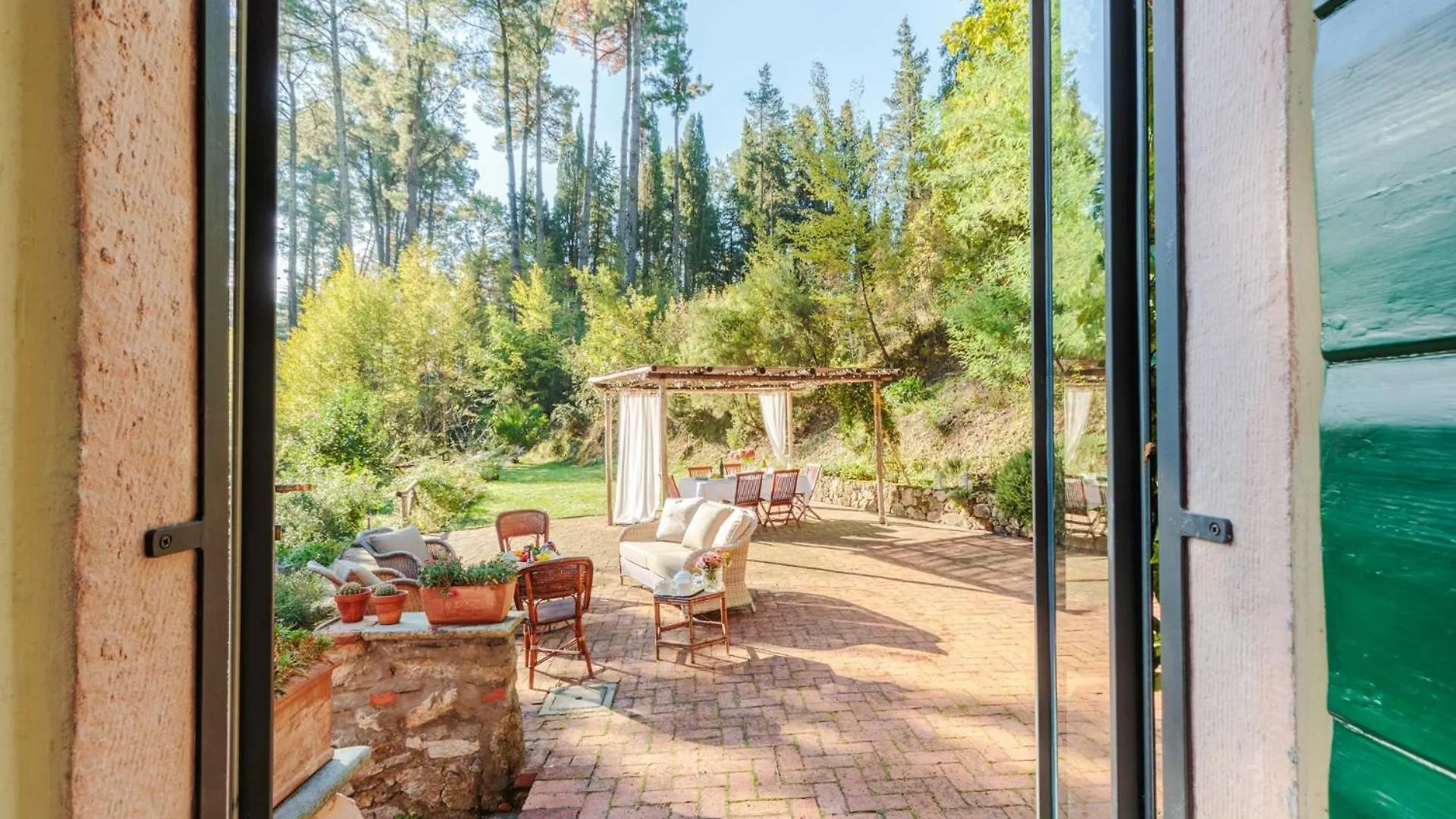 Villa Birdsong, Among The Woods In Camaiore